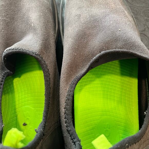 Oofos black shoes size 11 women - Picture 8 of 10
